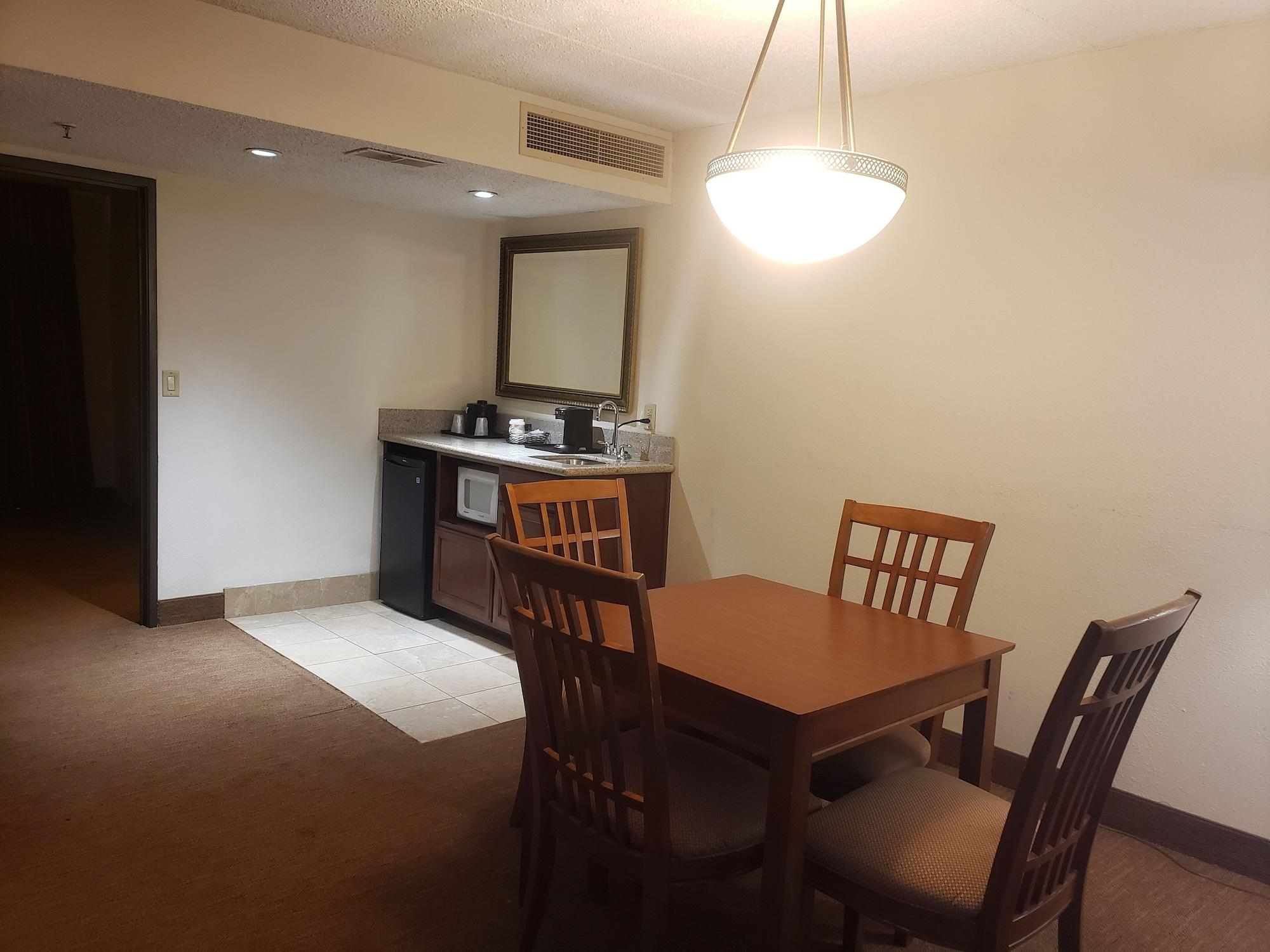Tulsa Square Hotel Central, I-44 By Oyo מראה חיצוני תמונה