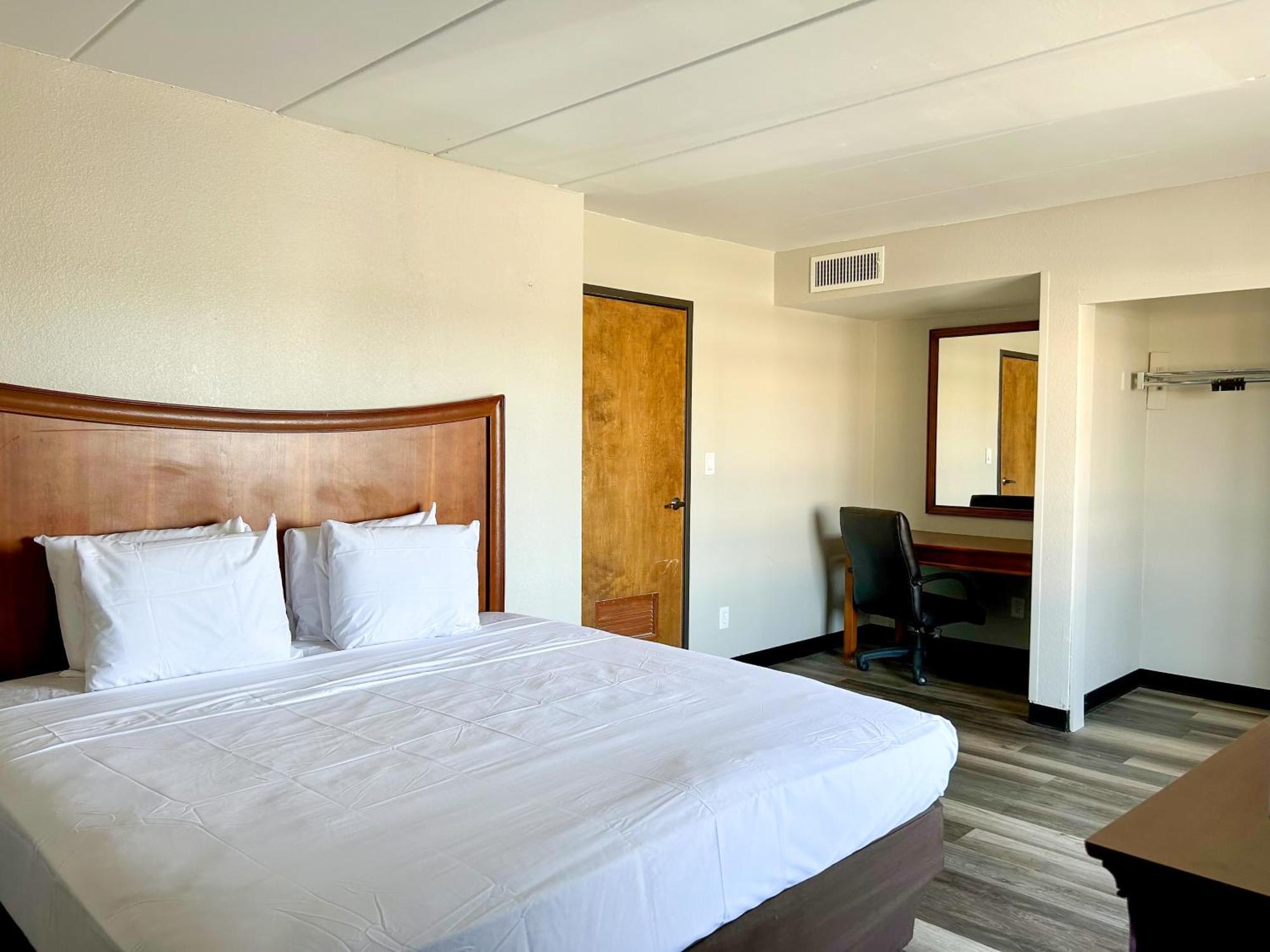 Tulsa Square Hotel Central, I-44 By Oyo מראה חיצוני תמונה